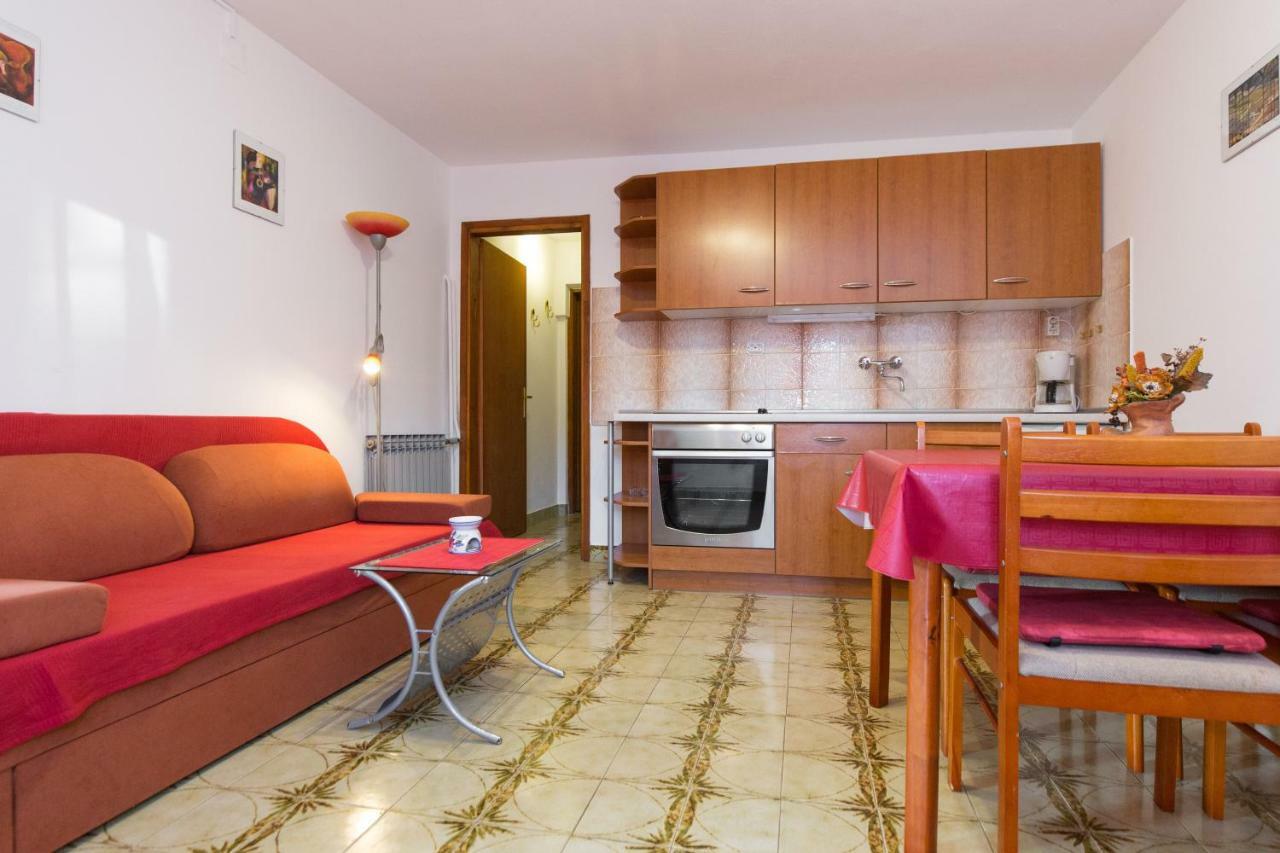 Neda Apartment Punat Exterior photo